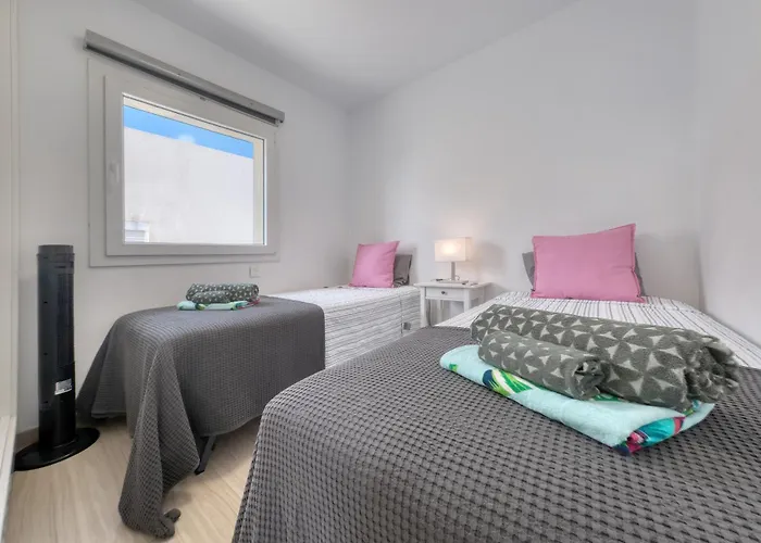 בית נופש Casa Dang - 600m To The By Lanzarote קוסטה טגוויסה